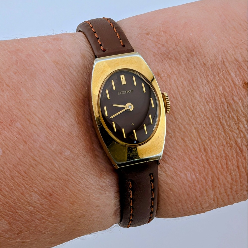 Vintage Seiko Chocolate Brown Dial Oval Mechanical Watch Gold Tone 11-7039 - Picture 3 of 10